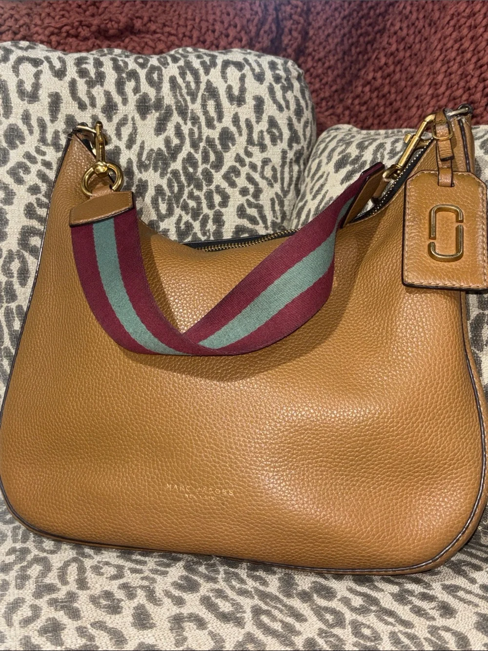 Marc Jacobs Gotham hobo shoulder bag tan leather purse slouchy chunky hardware